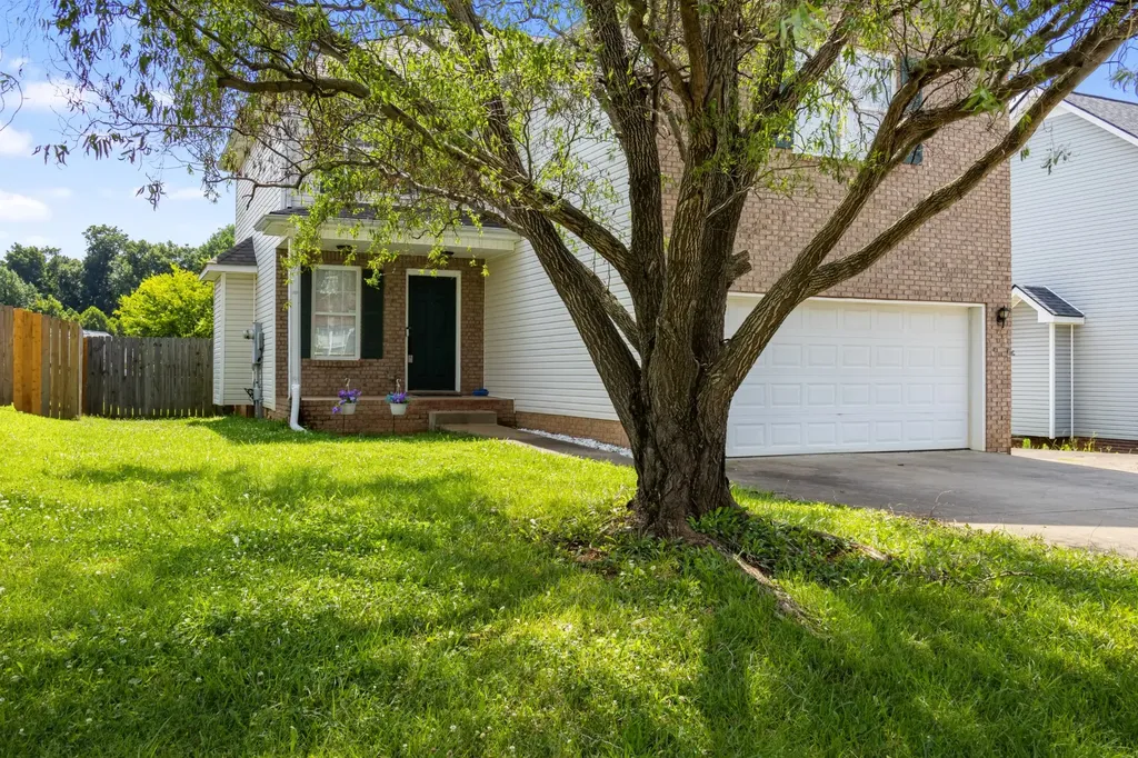 2785 Ridgepole Drive Clarksville TN 37040