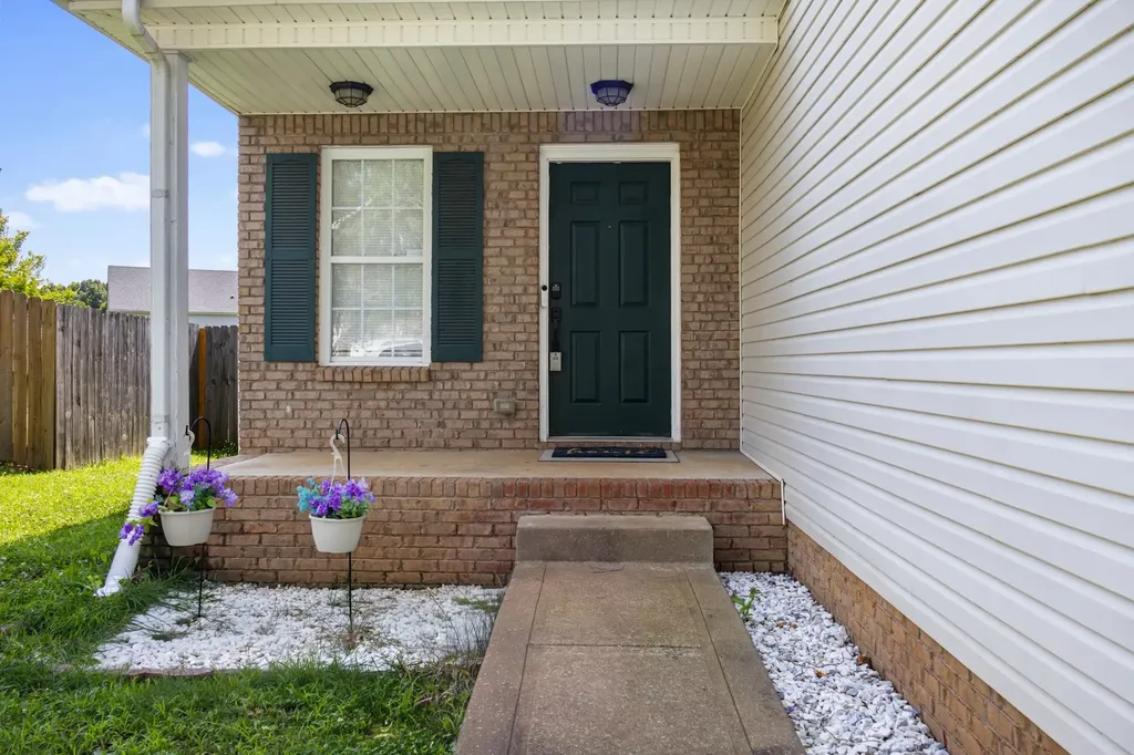 2785 Ridgepole Drive Clarksville TN 37040
