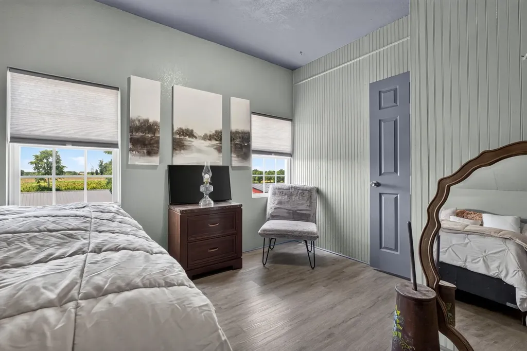 14706 Old Kentucky Road Walling TN 38587