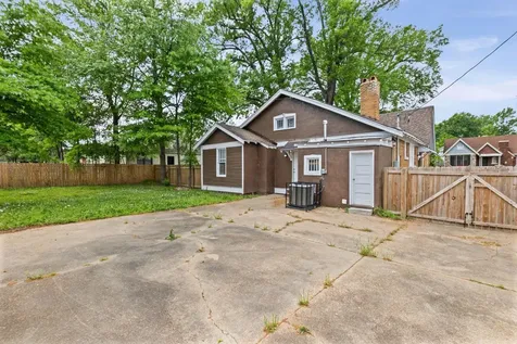 1024 Maury Street Memphis TN 38107