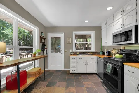 1637 Clifftops Avenue Monteagle TN 37356