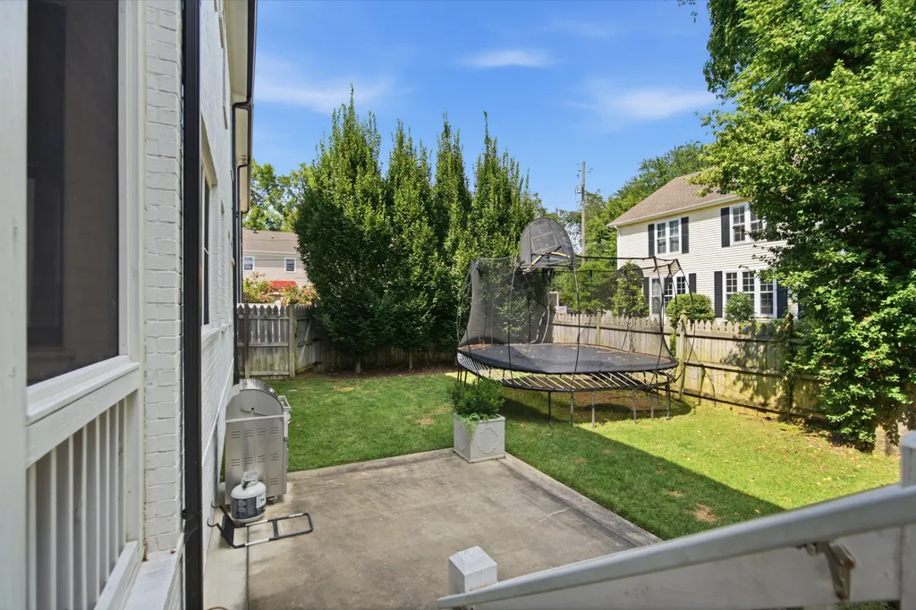 704 Estes Road Nashville TN 37215