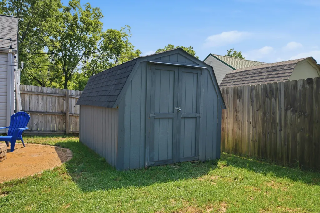2215 Weona Drive Nashville TN 37214