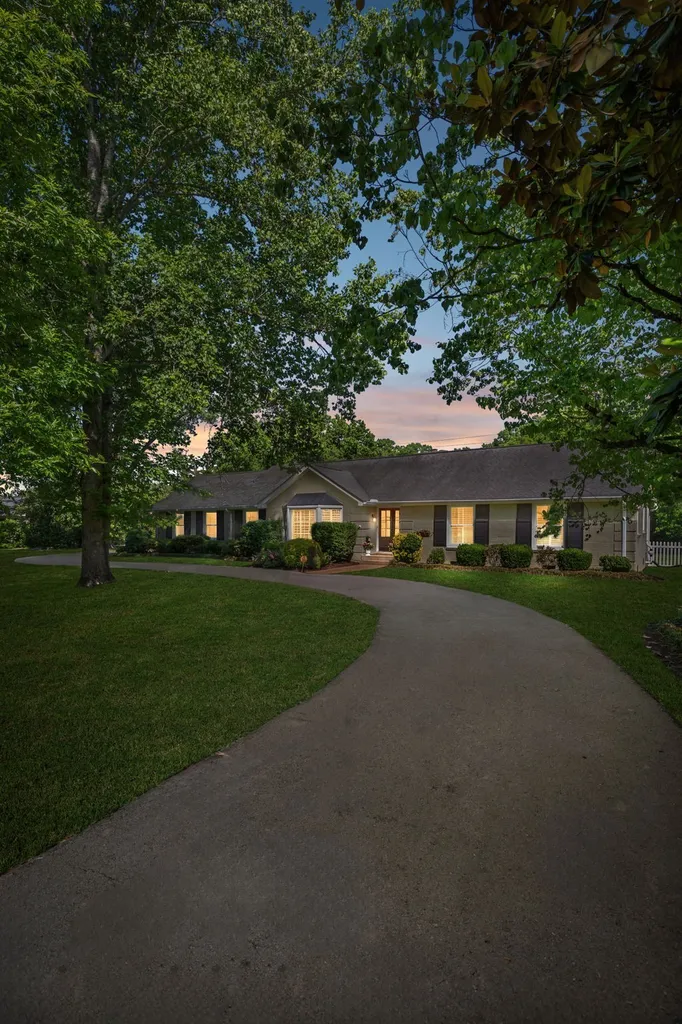 5911 Post Road Nashville TN 37205