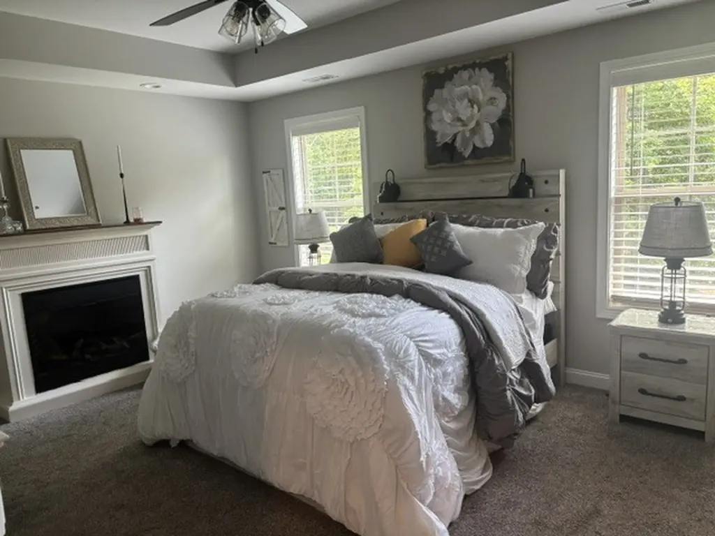 2086 Ussery Road, S Clarksville TN 37040