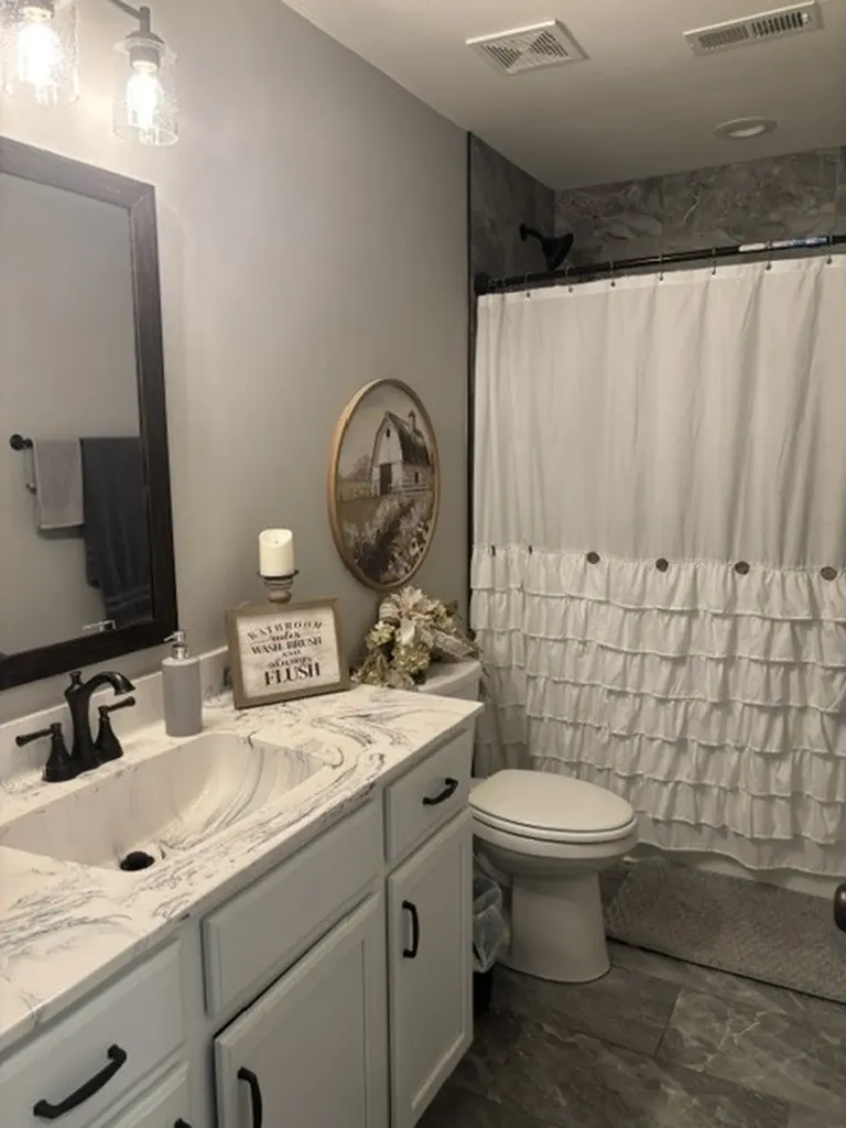 2086 Ussery Road, S Clarksville TN 37040