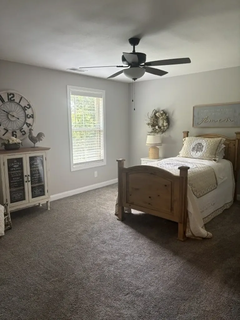 2086 Ussery Road, S Clarksville TN 37040