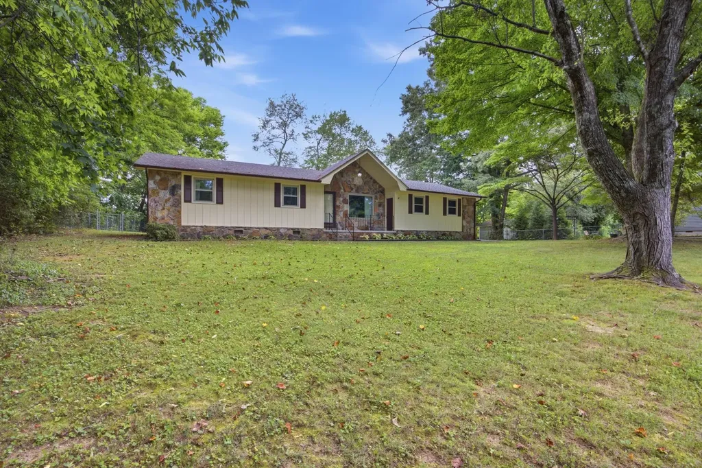 222 Troy Drive Dayton TN 37321
