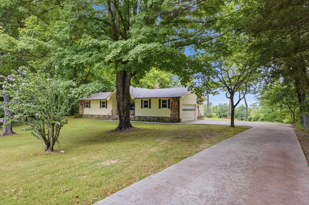 222 Troy Drive Dayton TN 37321