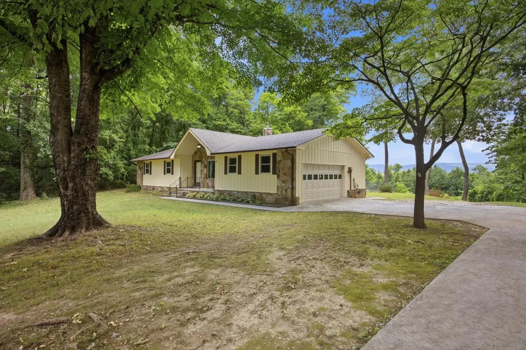 222 Troy Drive Dayton TN 37321