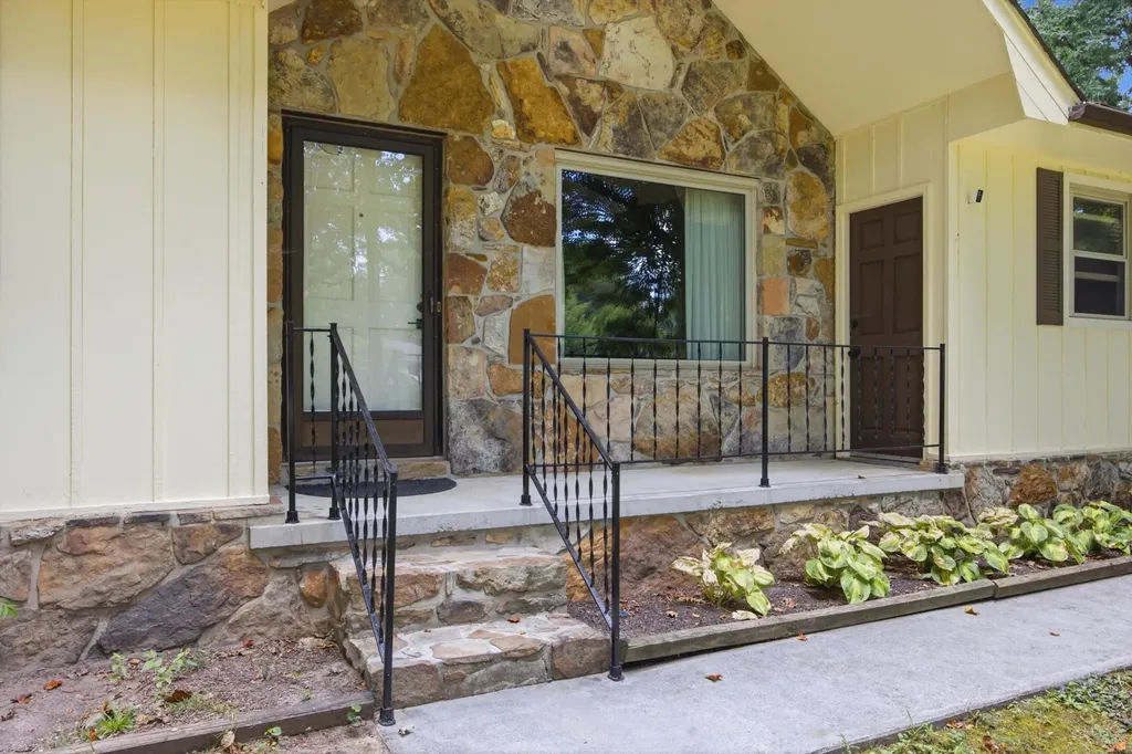 222 Troy Drive Dayton TN 37321