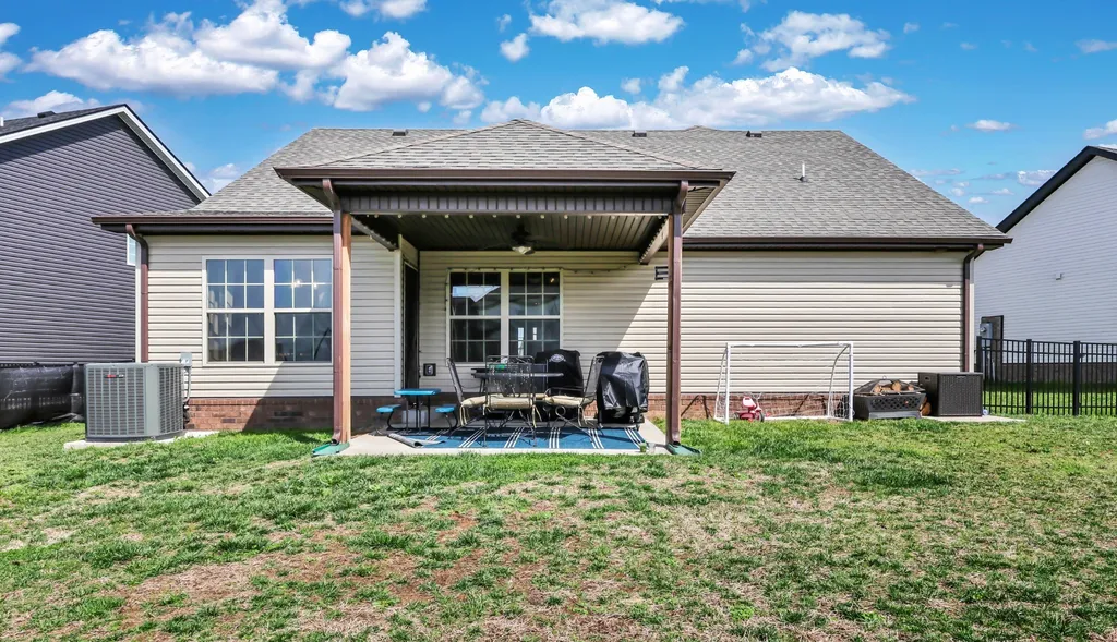 516 Castle Pinckney Lane Clarksville TN 37042
