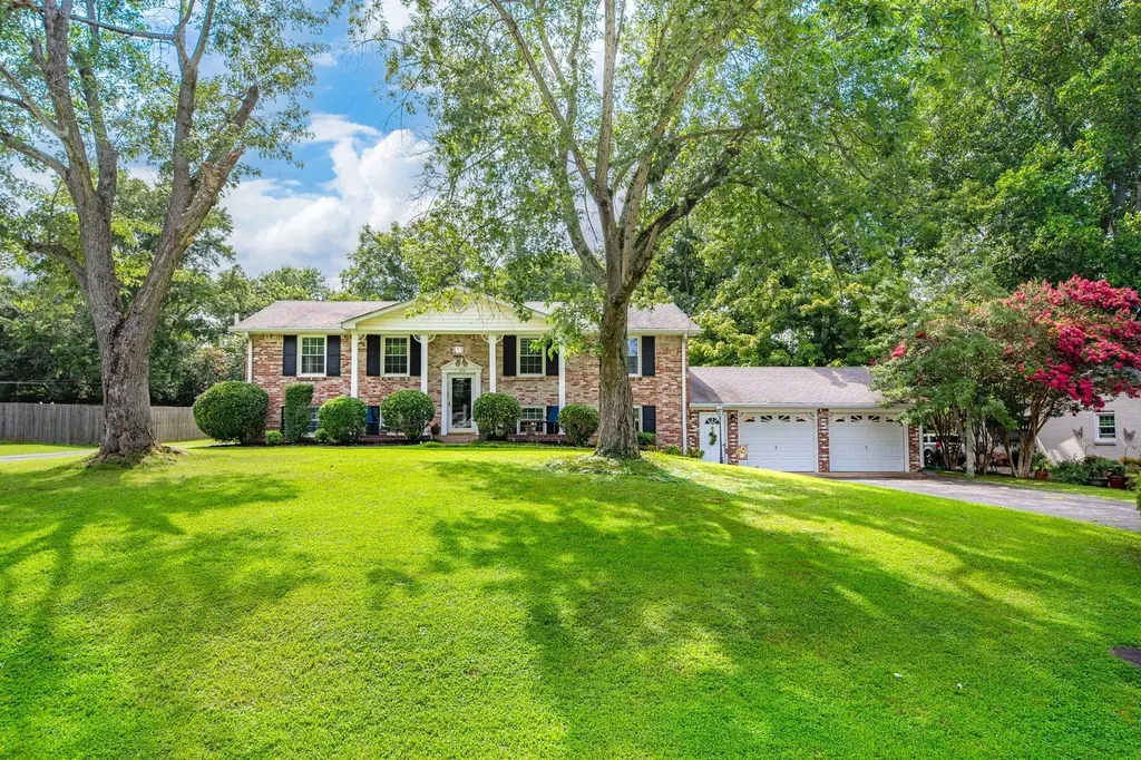 104 Hemingway Drive Columbia TN 38401