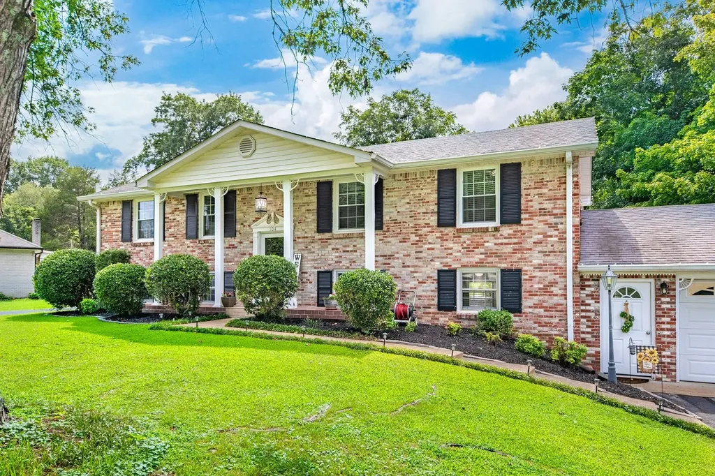 104 Hemingway Drive Columbia TN 38401