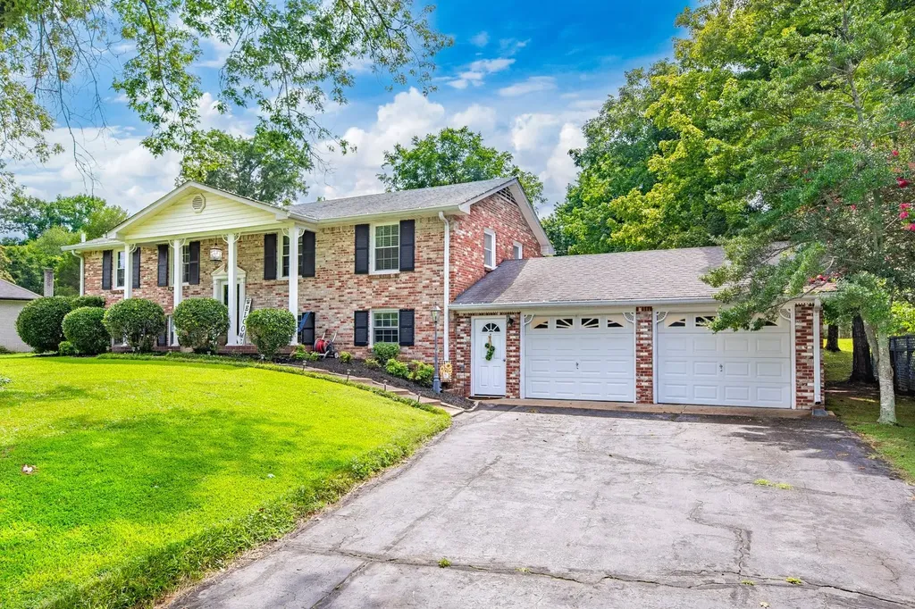104 Hemingway Drive Columbia TN 38401