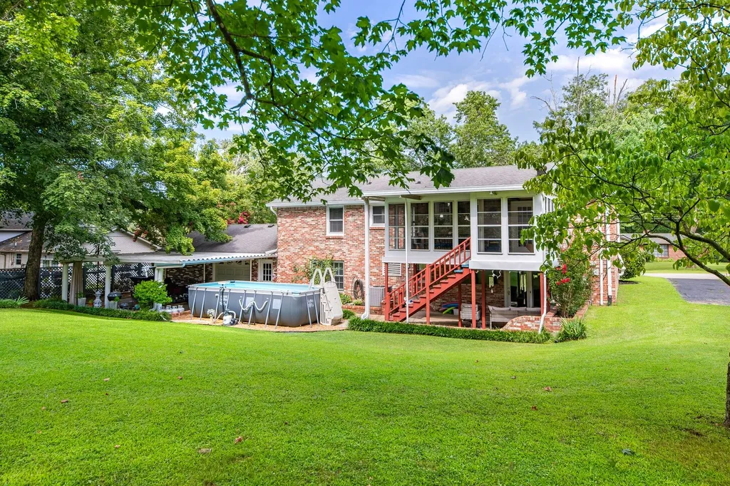 104 Hemingway Drive Columbia TN 38401