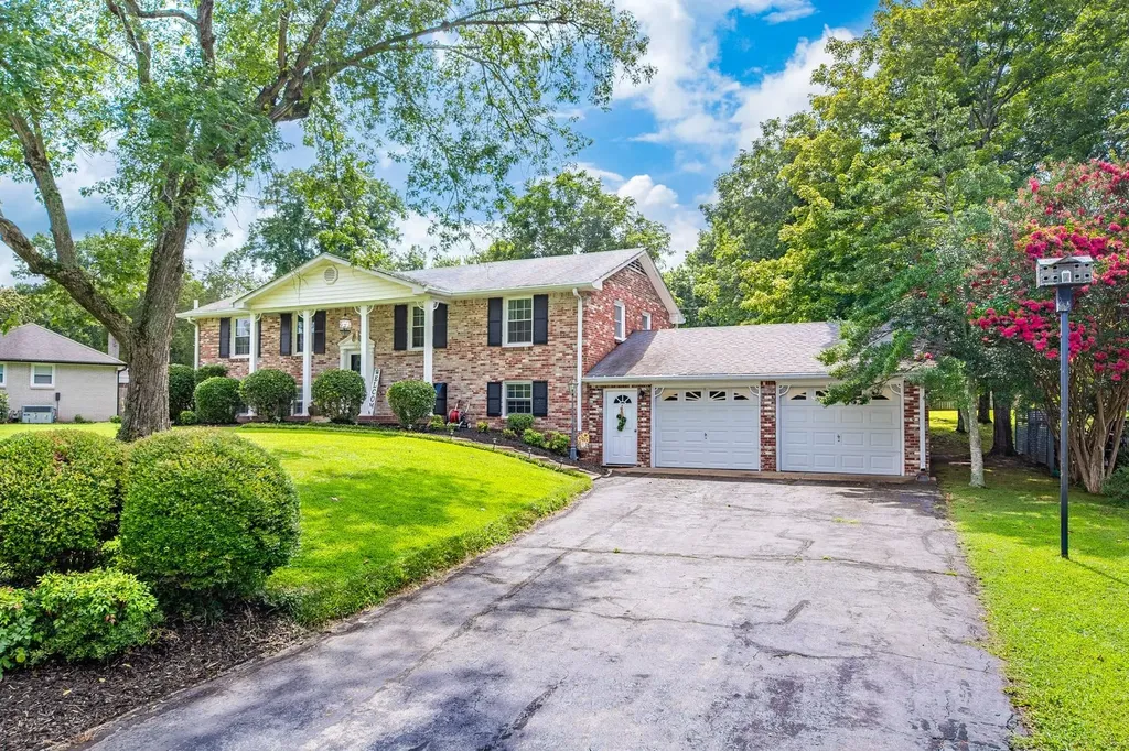 104 Hemingway Drive Columbia TN 38401