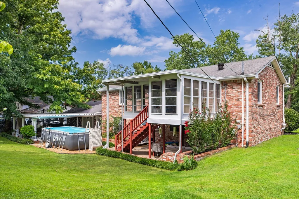 104 Hemingway Drive Columbia TN 38401