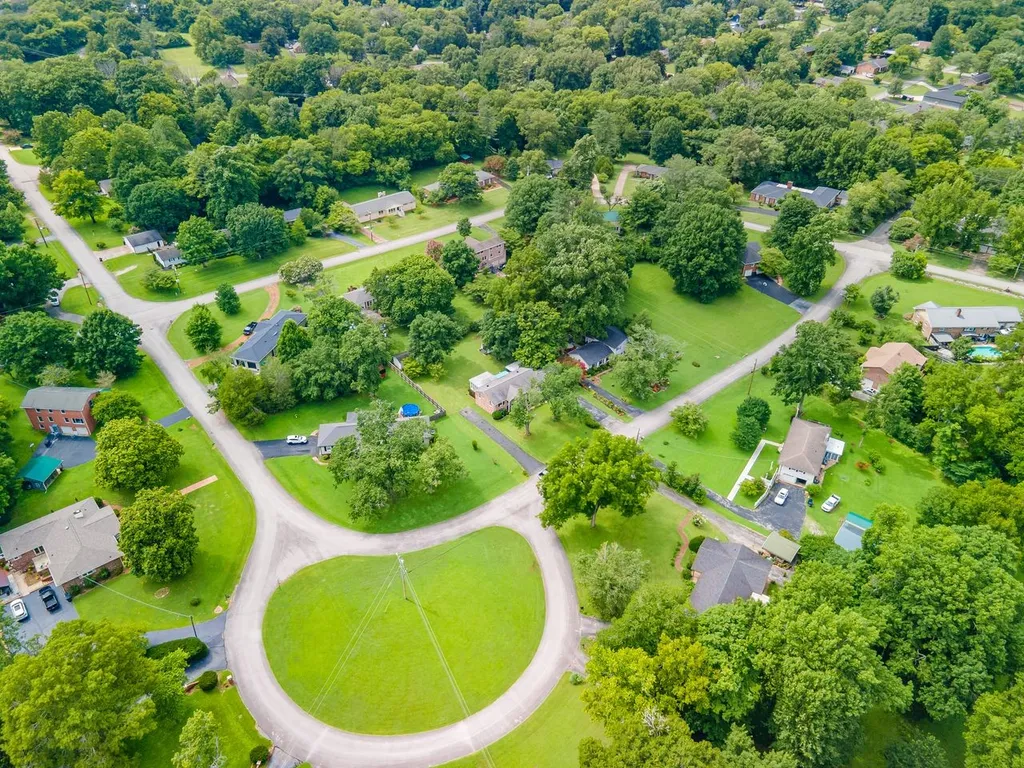 104 Hemingway Drive Columbia TN 38401