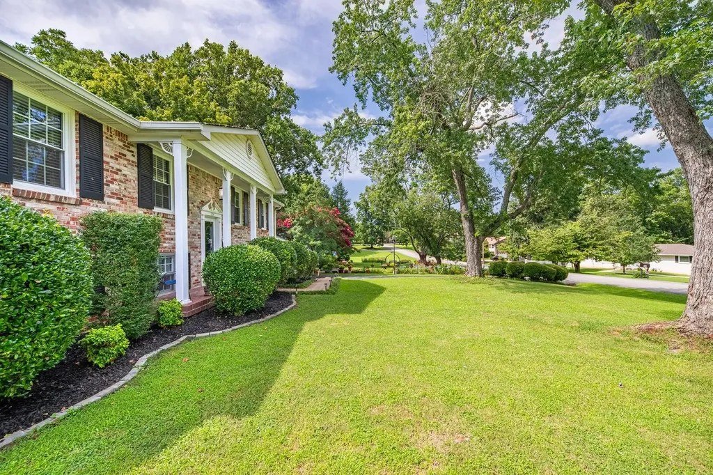 104 Hemingway Drive Columbia TN 38401
