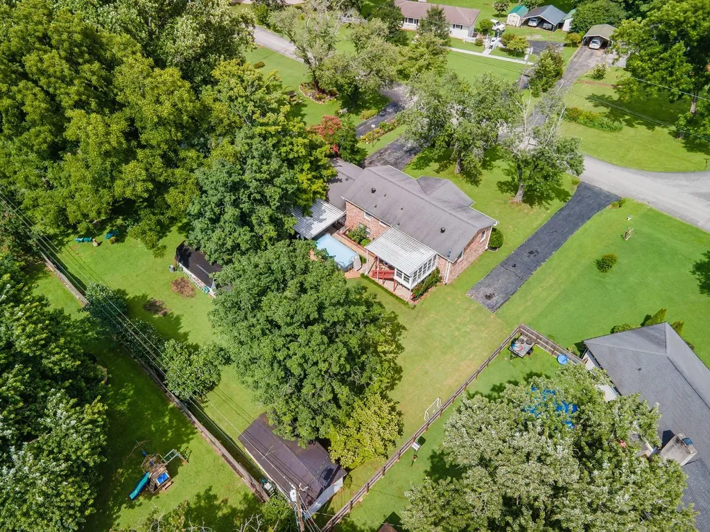 104 Hemingway Drive Columbia TN 38401