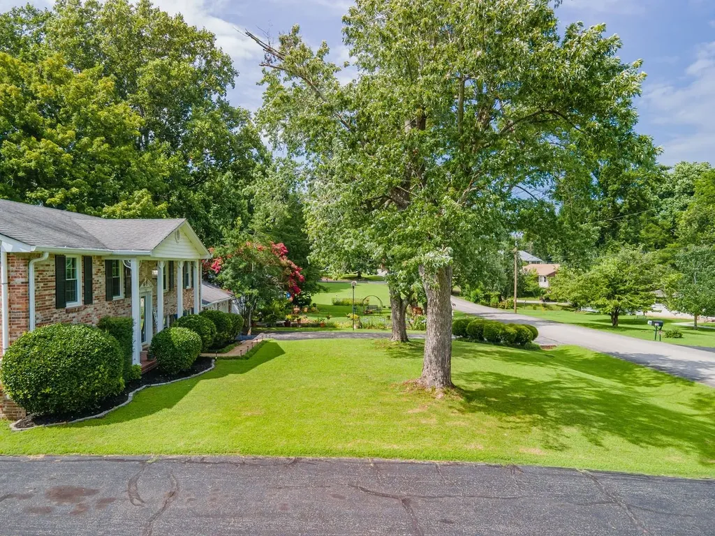 104 Hemingway Drive Columbia TN 38401