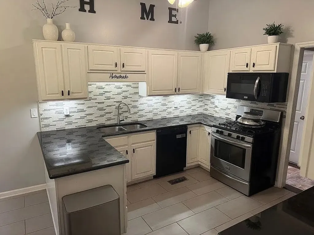 107 W Braxton Ln, W Hendersonville TN 37075