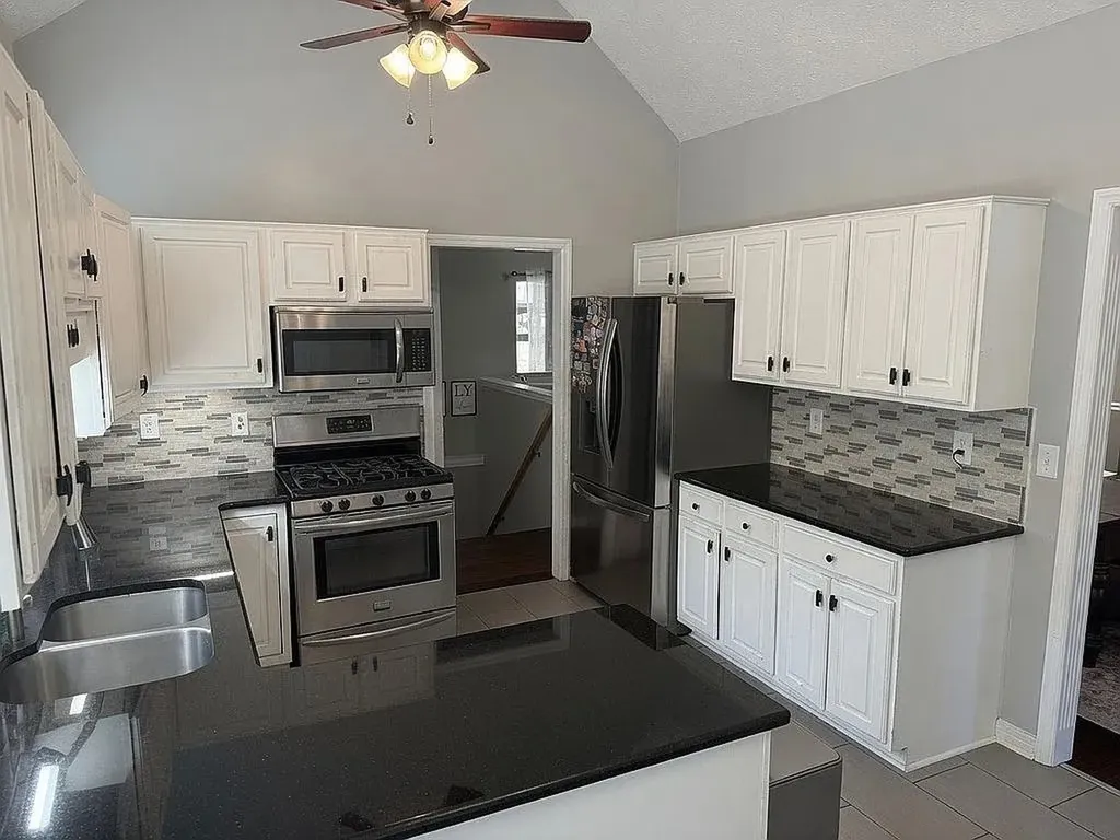 107 W Braxton Ln, W Hendersonville TN 37075