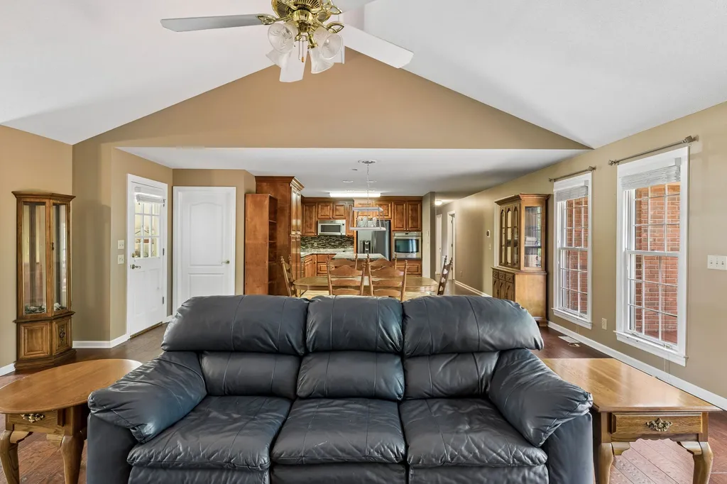 909 Greenview Drive Fayetteville TN 37334