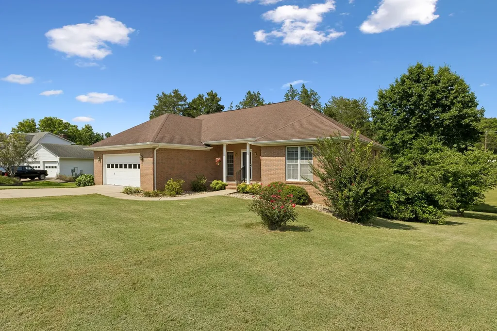 909 Greenview Drive Fayetteville TN 37334