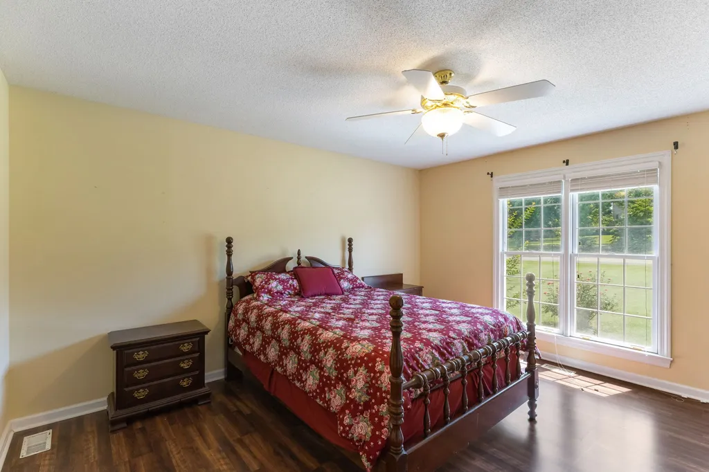 909 Greenview Drive Fayetteville TN 37334