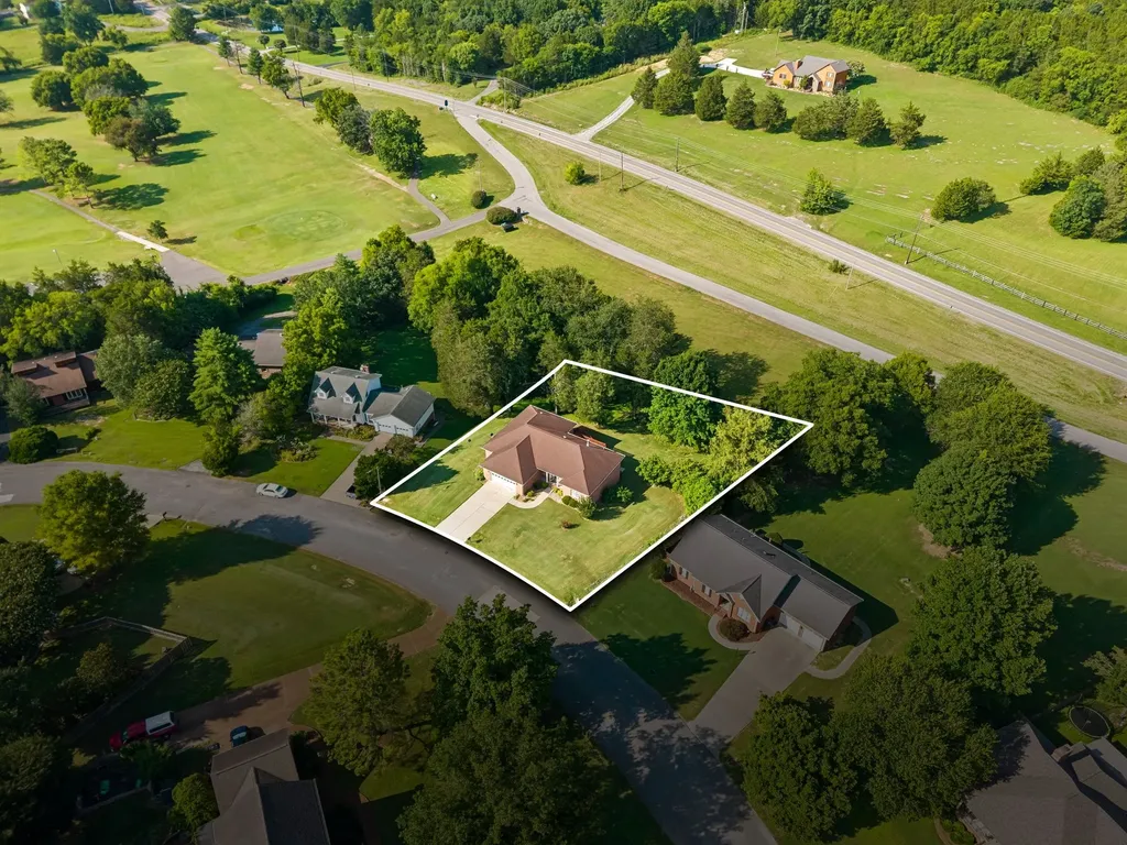 909 Greenview Drive Fayetteville TN 37334