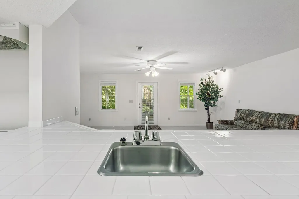 909 Greenview Drive Fayetteville TN 37334