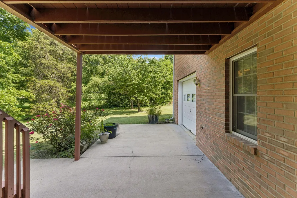 909 Greenview Drive Fayetteville TN 37334