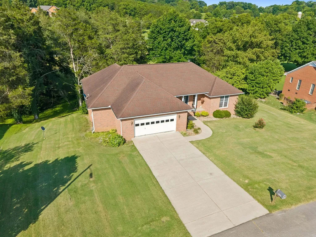 909 Greenview Drive Fayetteville TN 37334