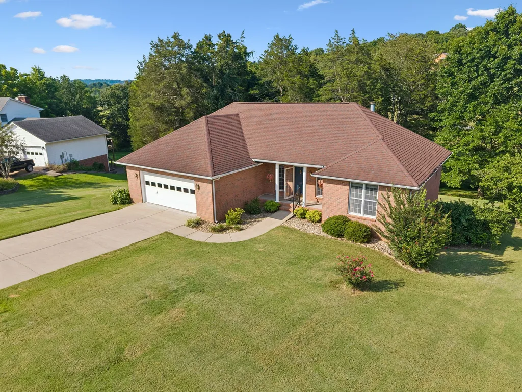 909 Greenview Drive Fayetteville TN 37334