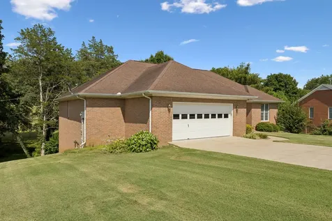 909 Greenview Drive Fayetteville TN 37334