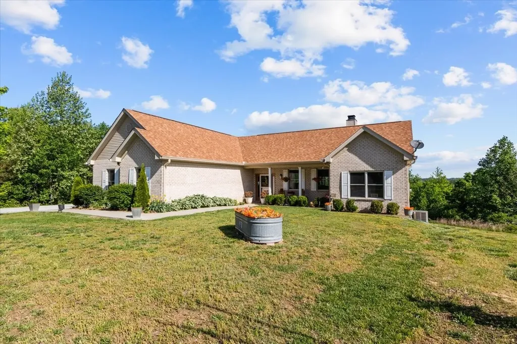 2440 Richland Harbor Road Waverly TN 37185