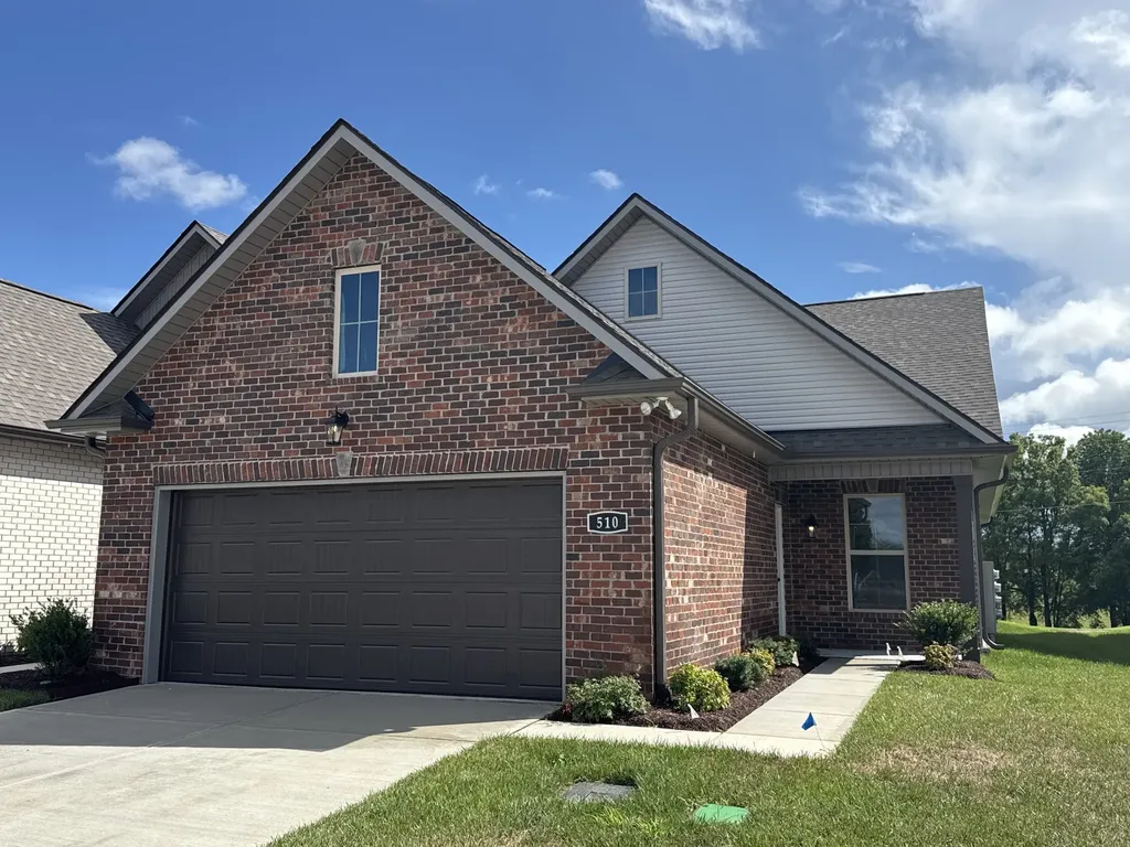 510 W Foxrun Springfield TN 37172