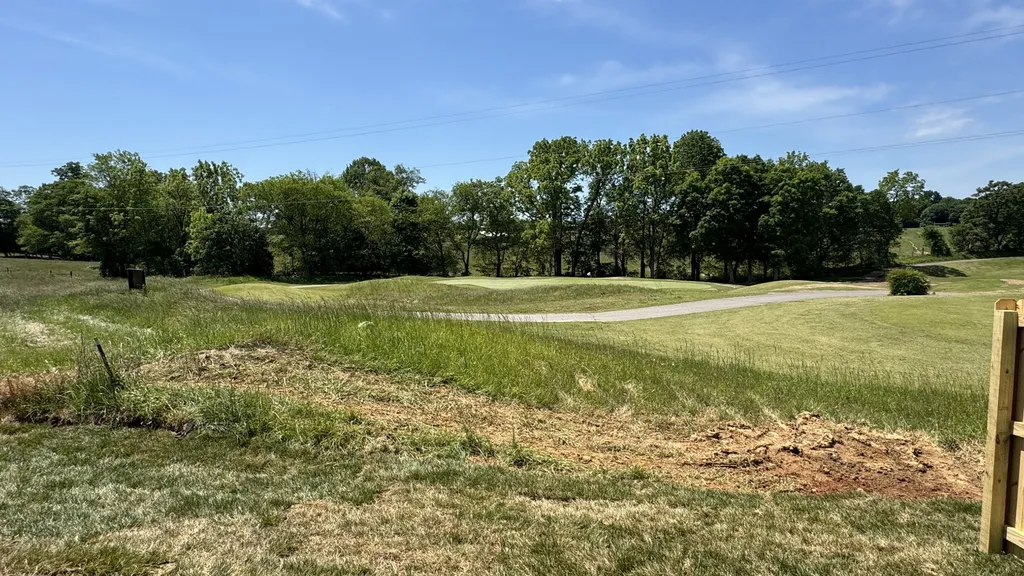 510 W Foxrun Springfield TN 37172