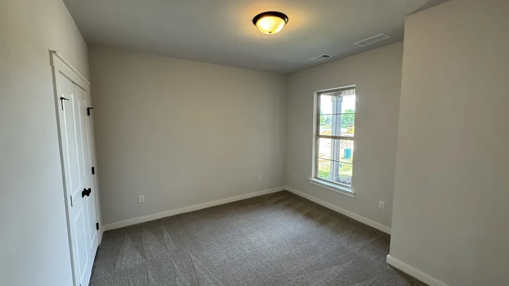 510 W Foxrun Springfield TN 37172