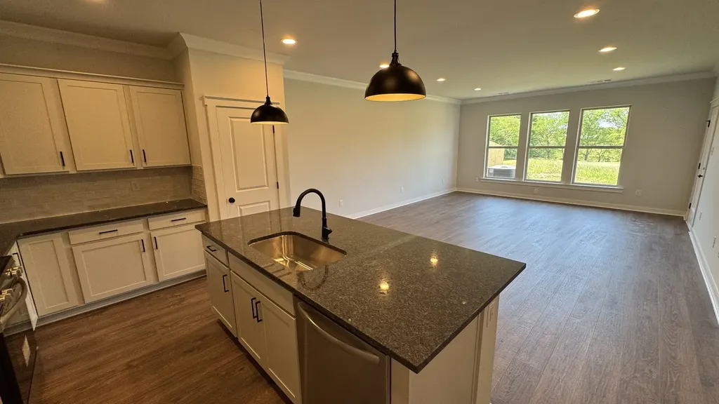 510 W Foxrun Springfield TN 37172