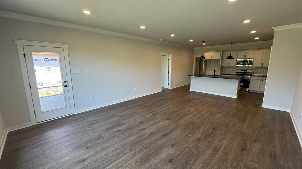 510 W Foxrun Springfield TN 37172