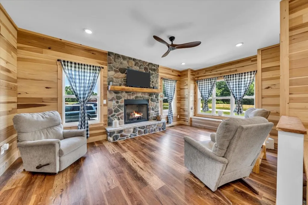 178 Walnut Creek Drive Manchester TN 37355