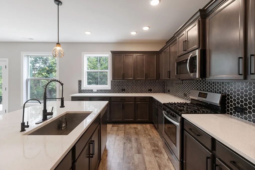 146 Newbury Drive White House TN 37188