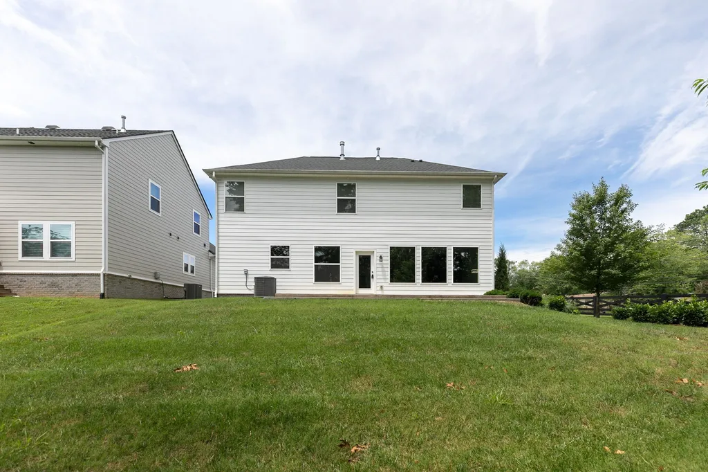 146 Newbury Drive White House TN 37188