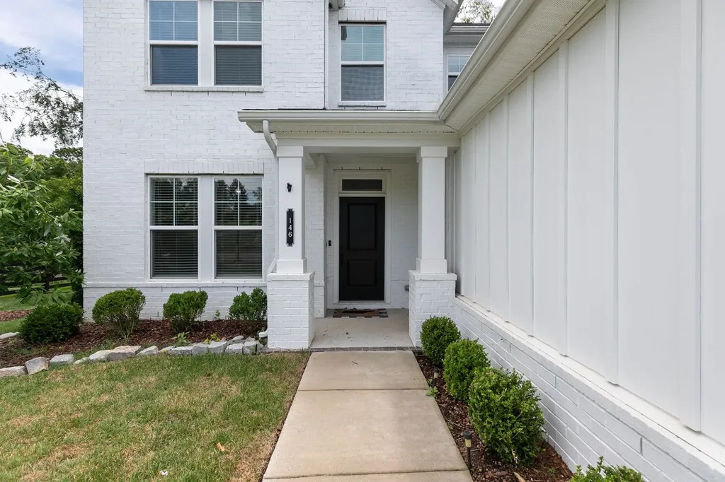 146 Newbury Drive White House TN 37188