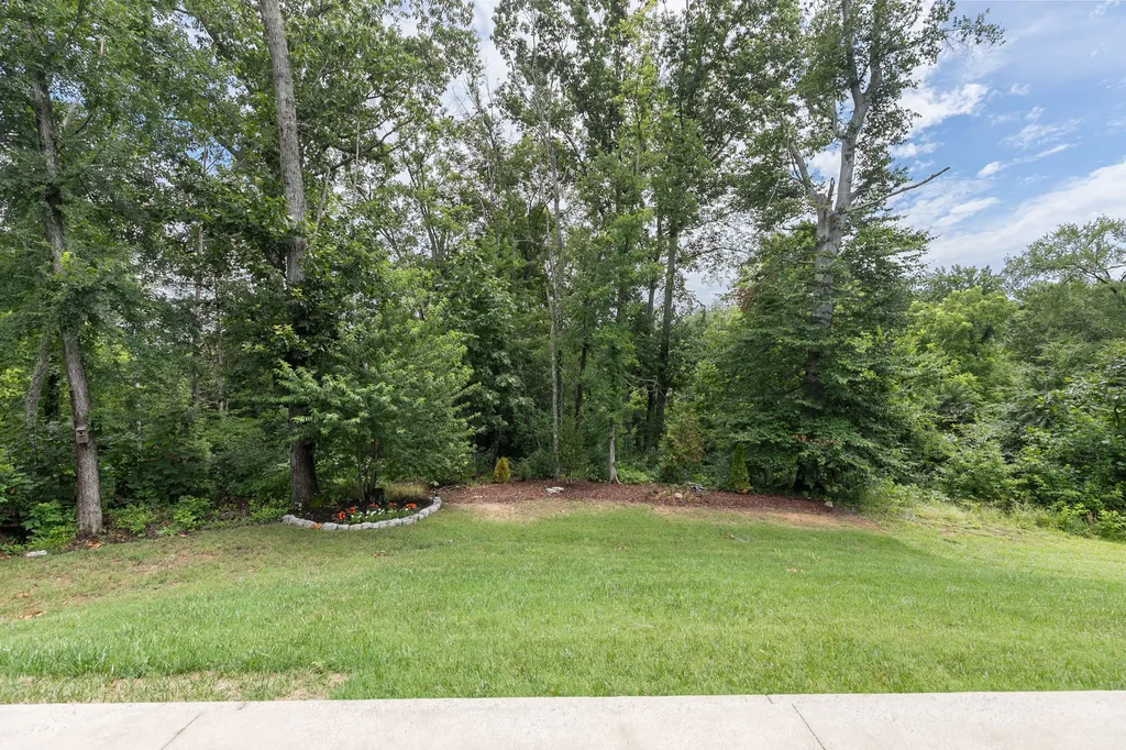 146 Newbury Drive White House TN 37188