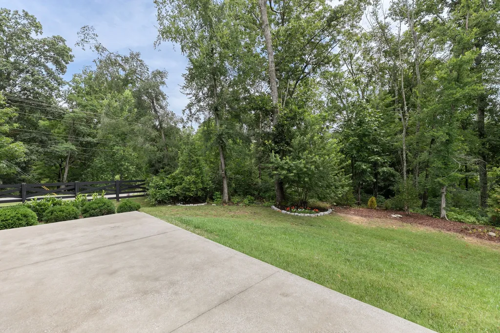 146 Newbury Drive White House TN 37188