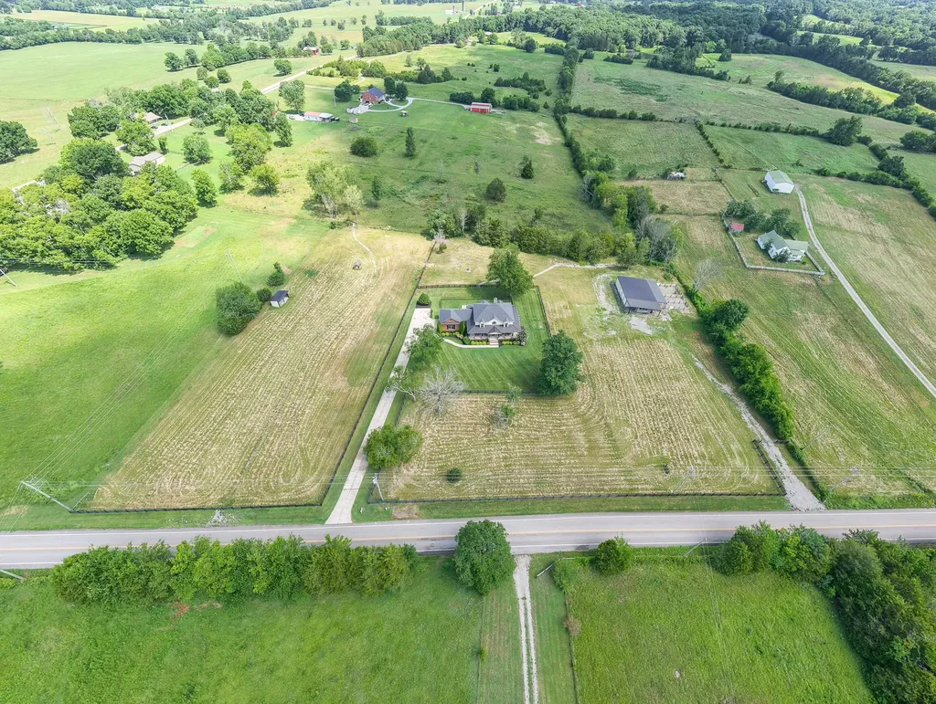 6738 Flat Creek Road College Grove TN 37046